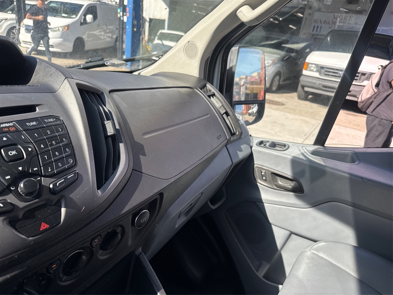 2019 Ford Transit Van photo 13