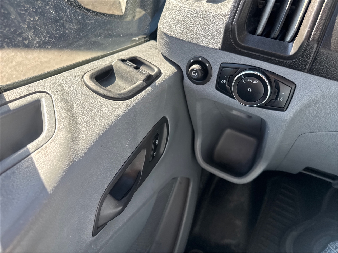 2019 Ford Transit Van photo 21