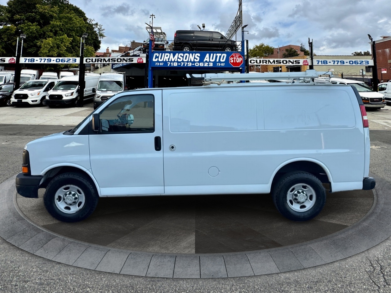 2011 Chevrolet Express Cargo Van 2500 photo 5
