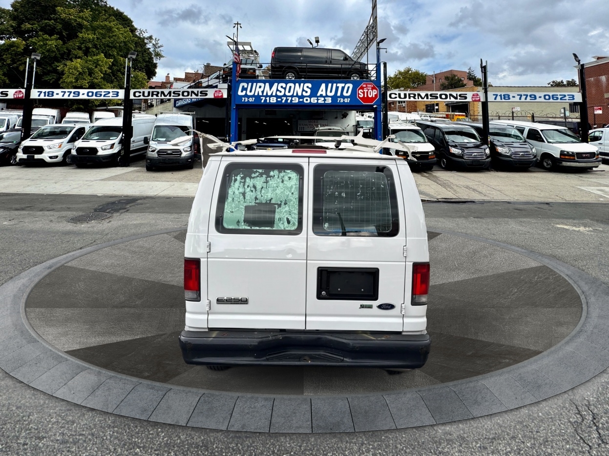 Ford Econoline Cargo Van E-250 HD 2013 Ford Econoline Cargo Van E-250 HD 2013