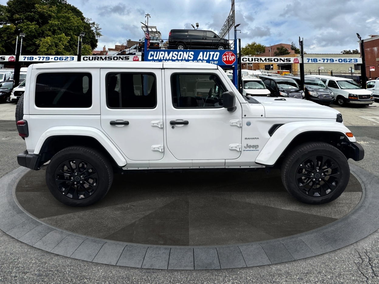 2024 Jeep Wrangler 4xe Sahara photo 2