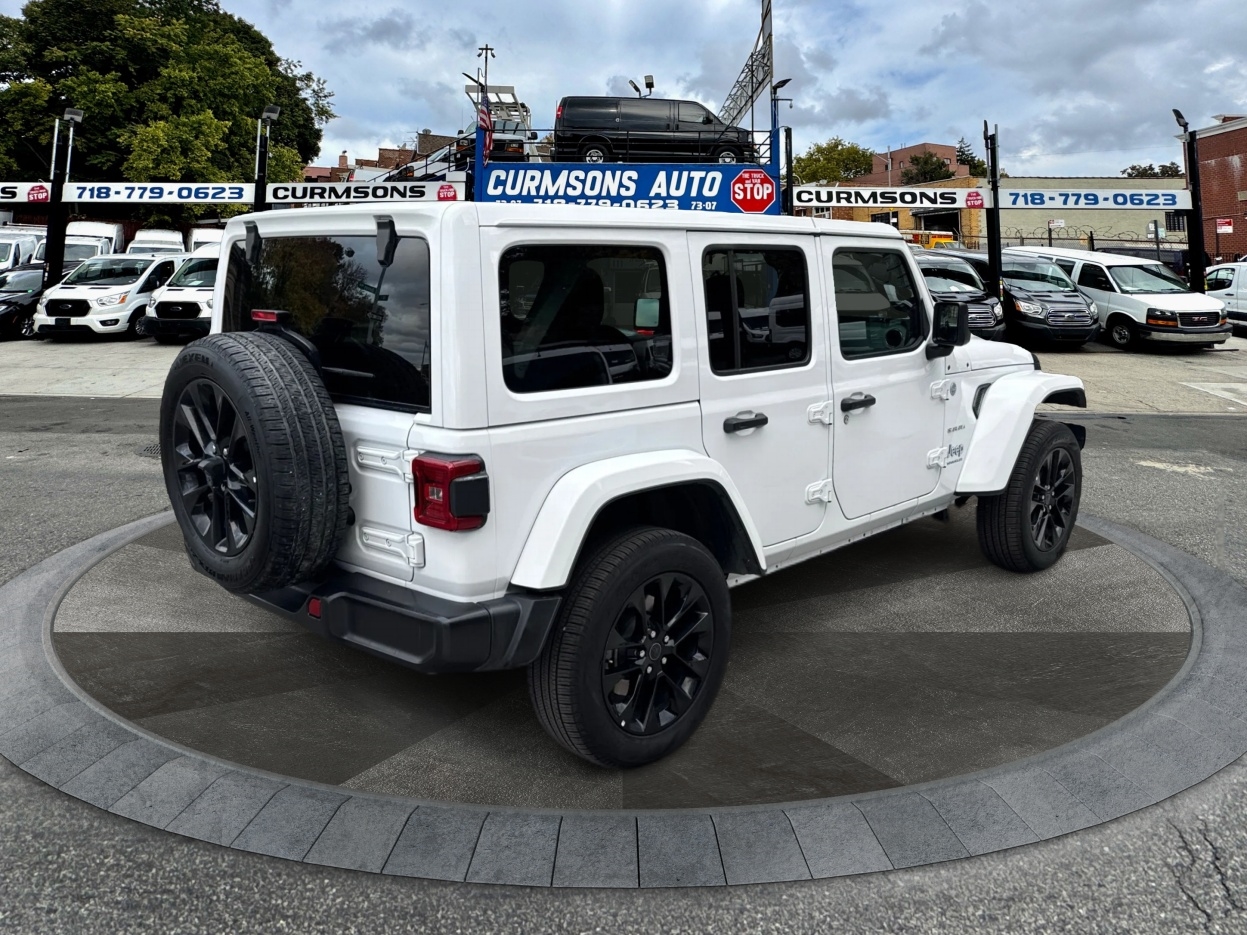 2024 Jeep Wrangler 4xe Sahara photo 3