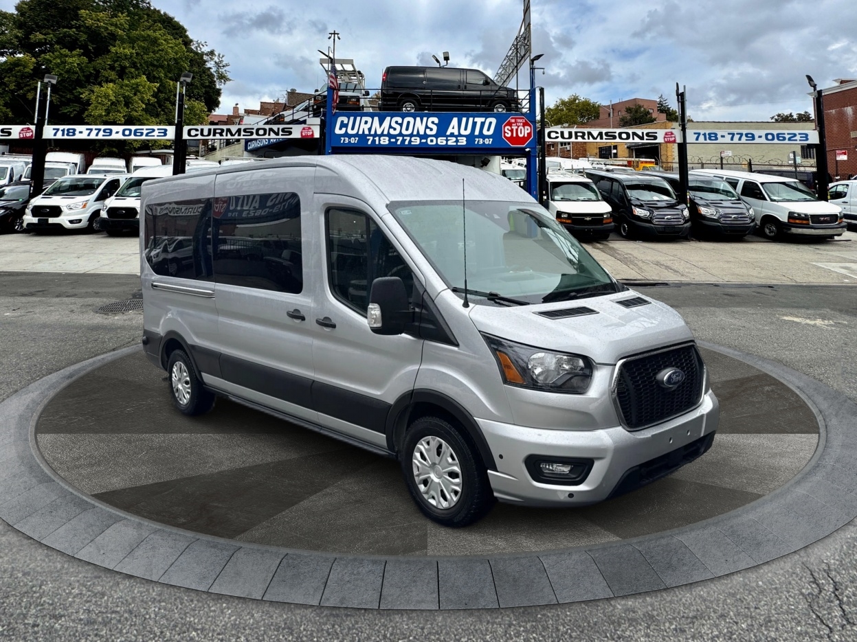 2024 Ford Transit Passenger Wagon T-350 148" Med Roof XLT RWD