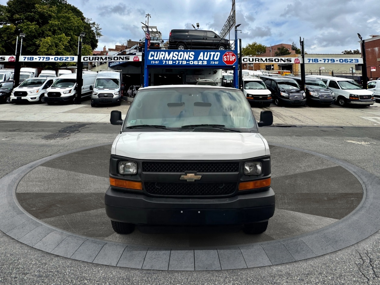 Chevrolet Express Passenger RWD 2500 135" LS 2013