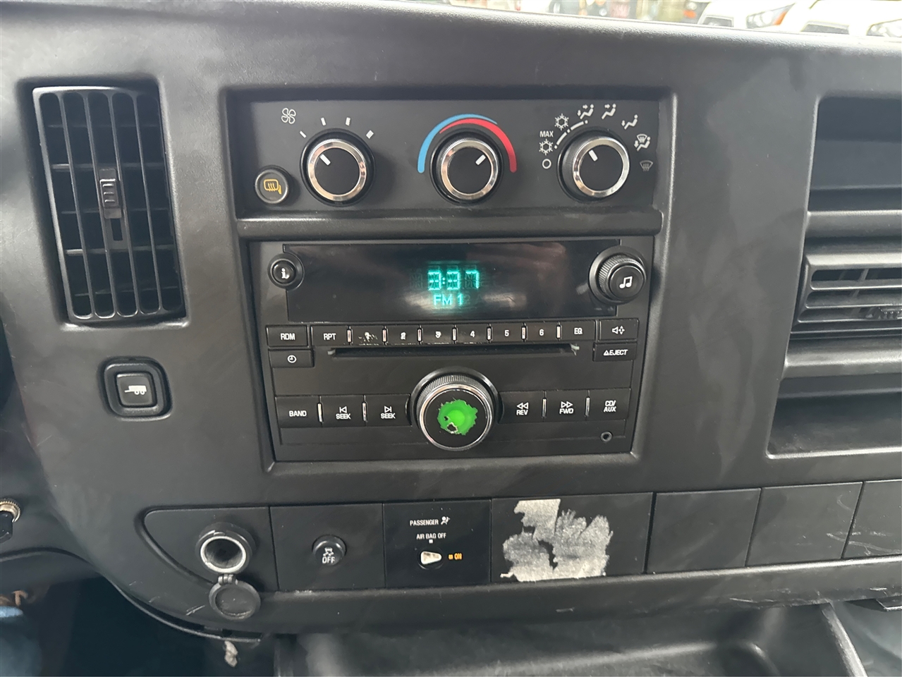 Chevrolet Express Passenger RWD 2500 135" LS 2013