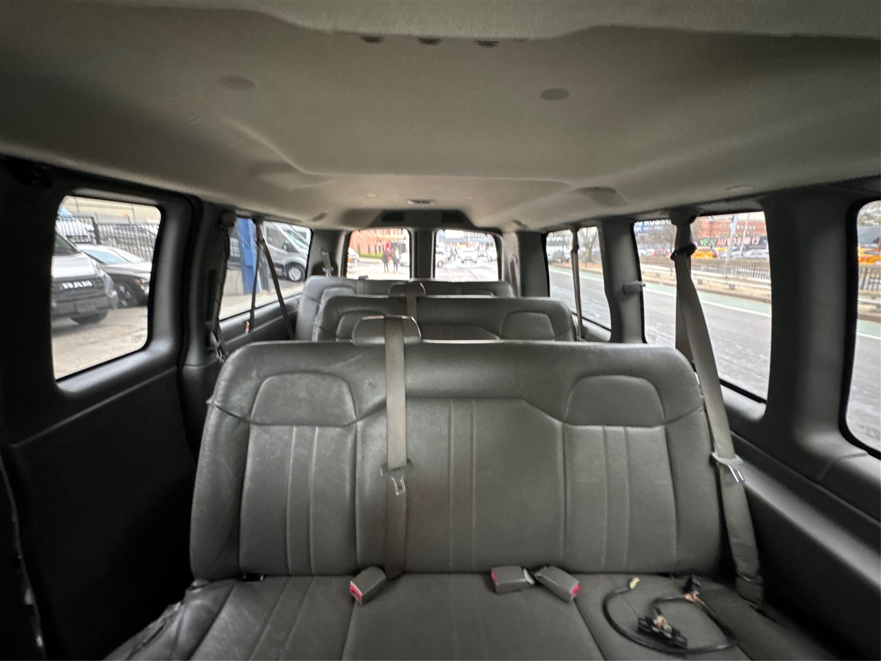 Chevrolet Express Passenger RWD 2500 135" LS 2013