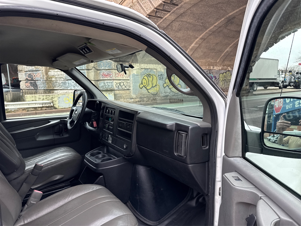 Chevrolet Express Passenger RWD 2500 135" LS 2013