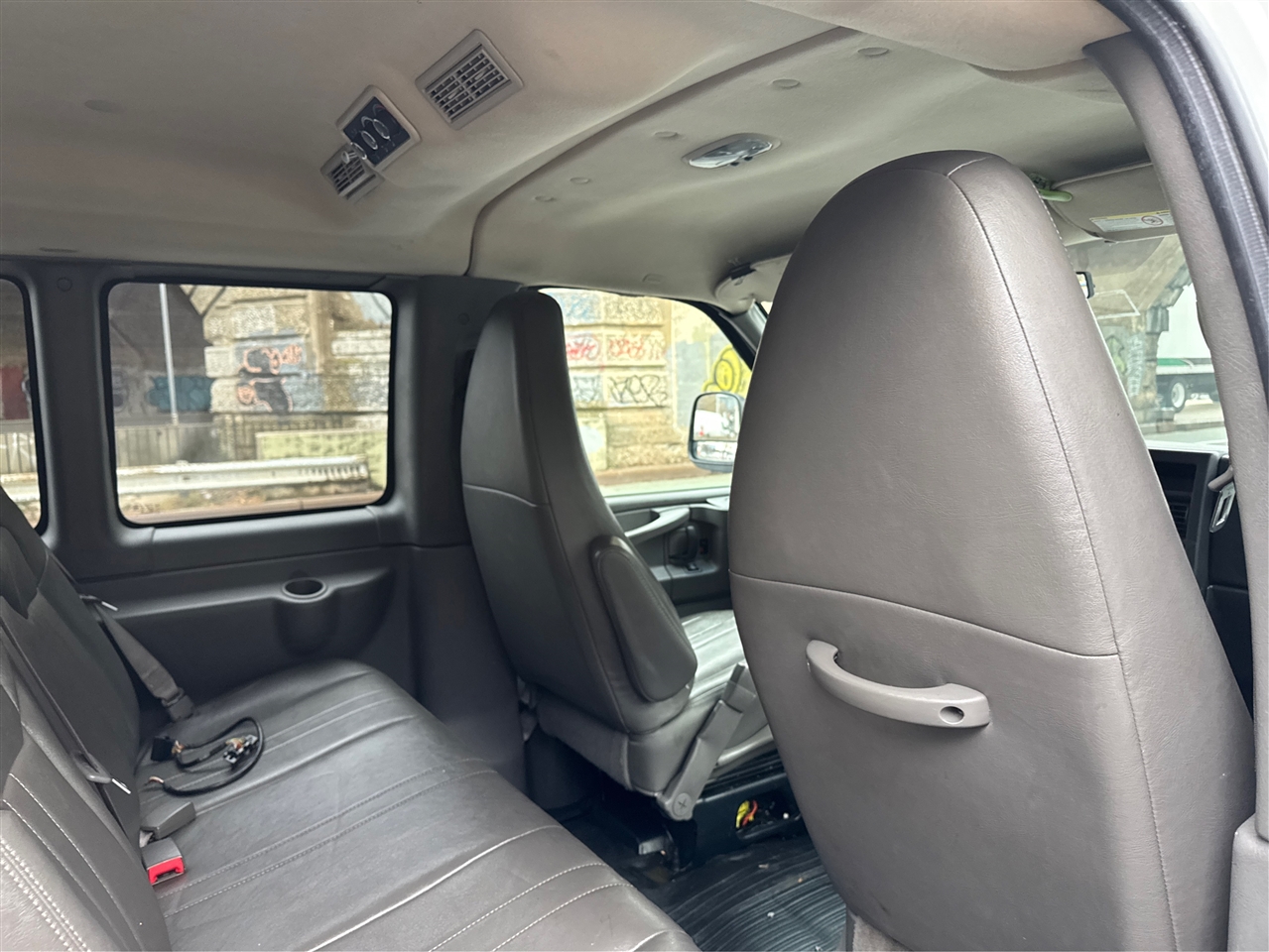 Chevrolet Express Passenger RWD 2500 135" LS 2013