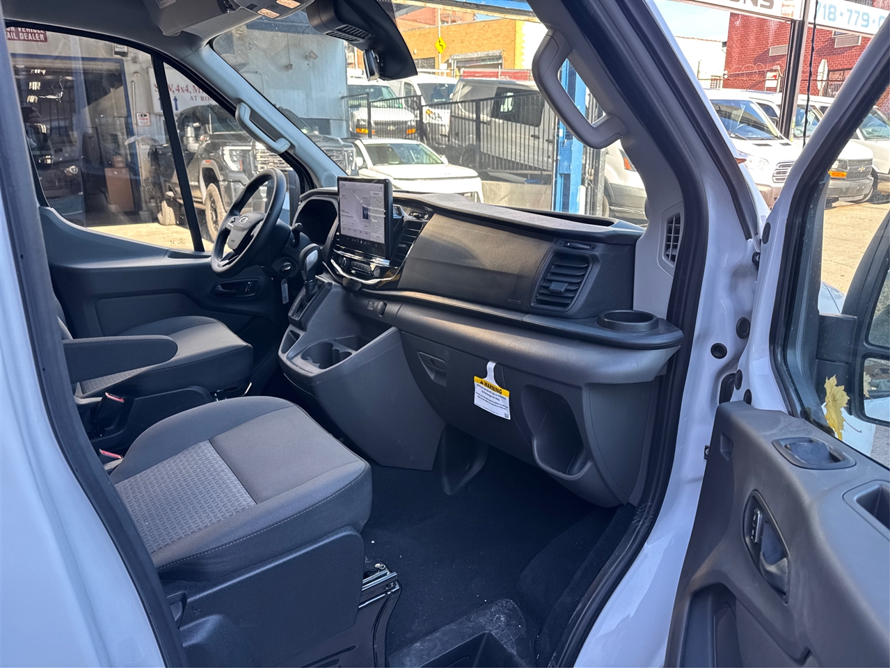 Ford Transit Passenger Wagon T-350 148" High Roof XLT RWD 2025