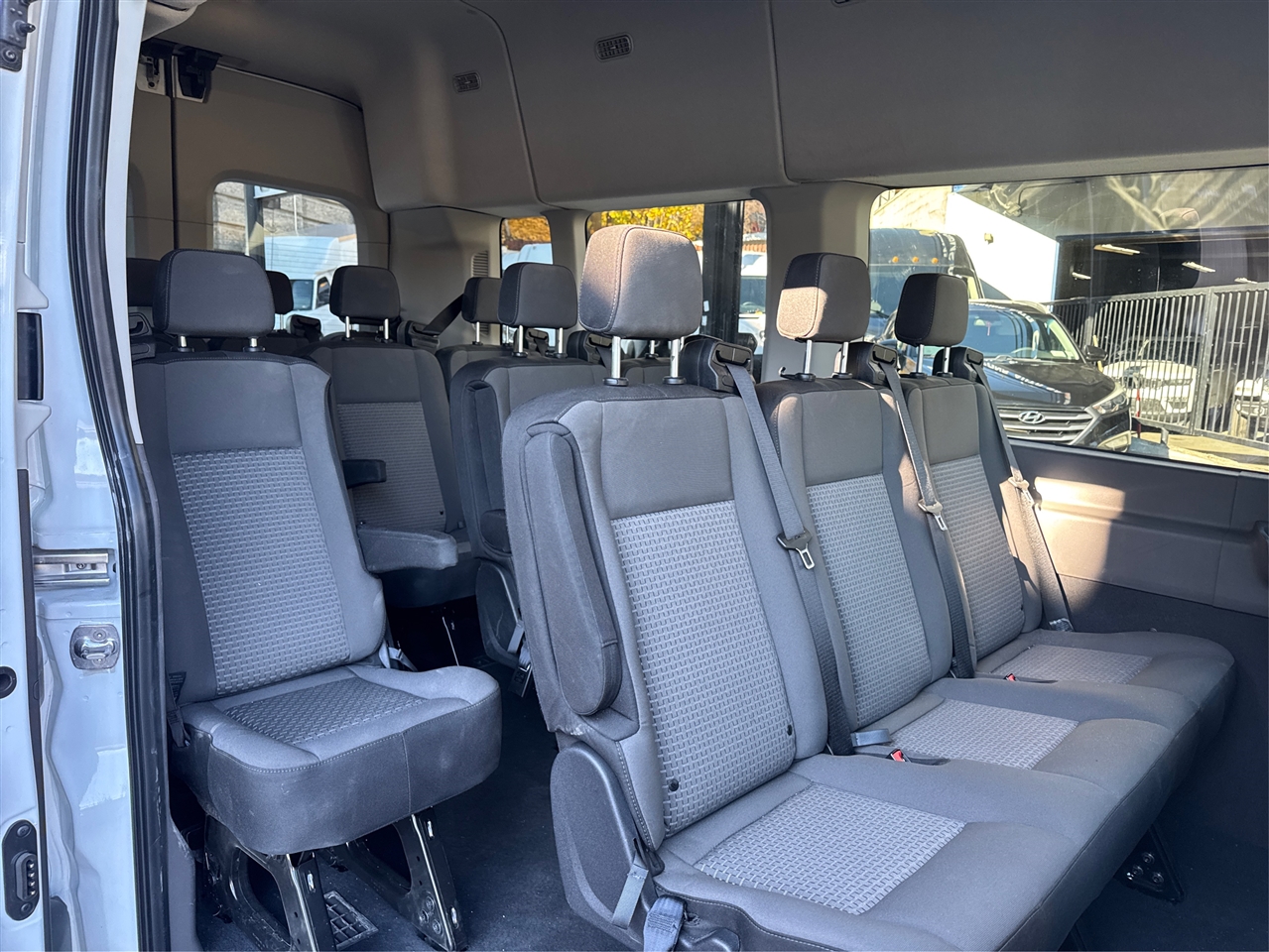 Ford Transit Passenger Wagon T-350 148" High Roof XLT RWD 2025