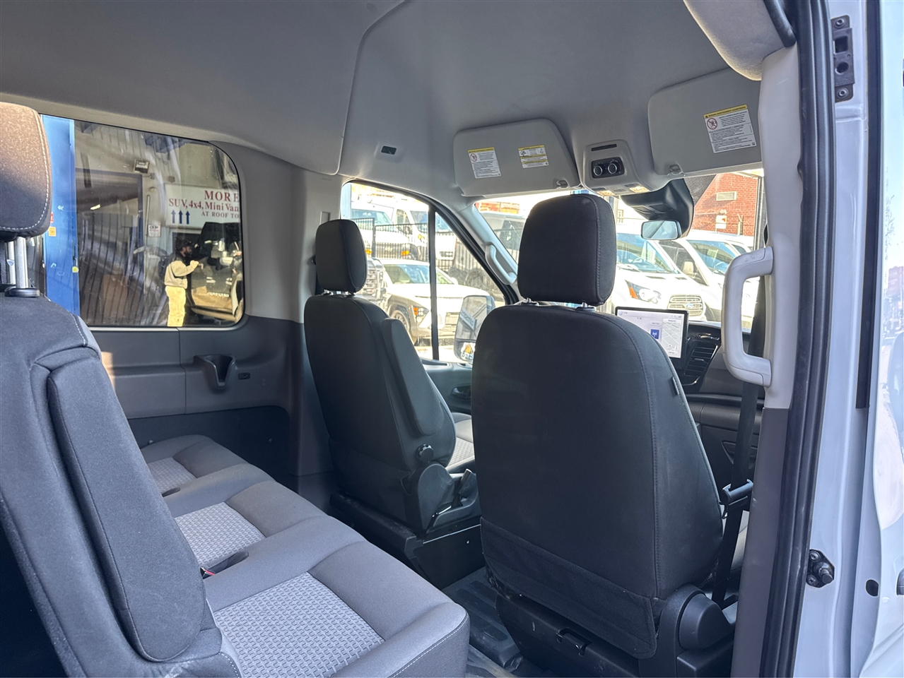 Ford Transit Passenger Wagon T-350 148" High Roof XLT RWD 2025