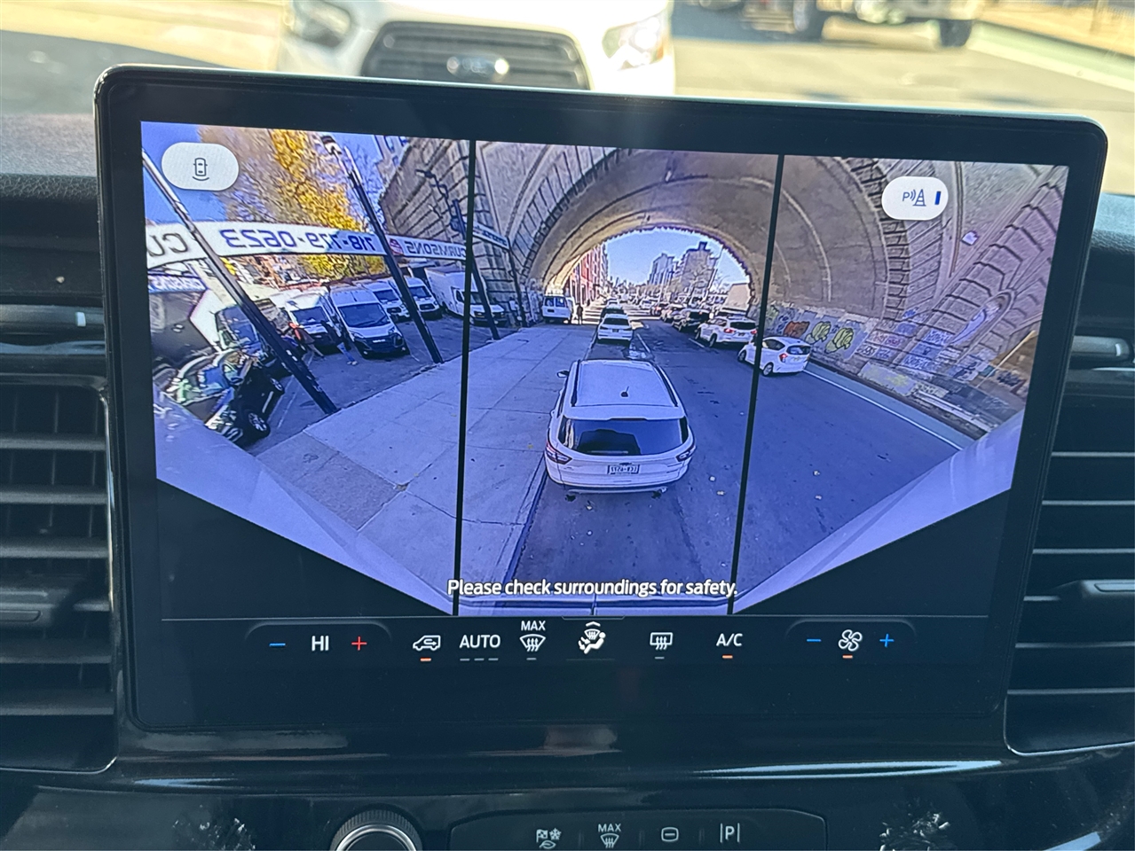 Ford Transit Passenger Wagon T-350 148" High Roof XLT RWD 2025