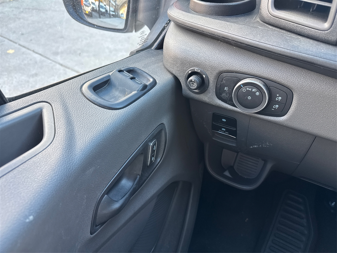 Ford Transit Passenger Wagon T-350 148" High Roof XLT RWD 2025