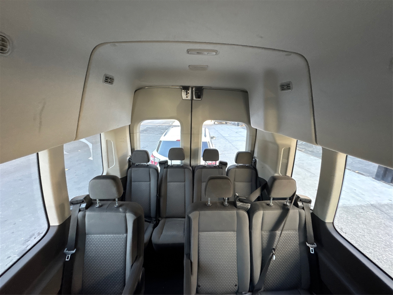 Ford Transit Passenger Wagon T-350 148" High Roof XLT RWD 2025