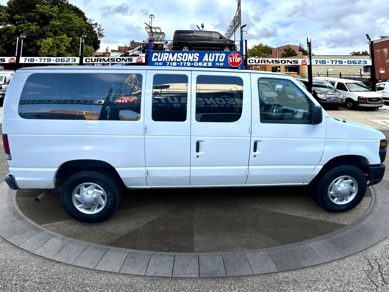 Ford Econoline Wagon E-350 Super Duty XLT 2012