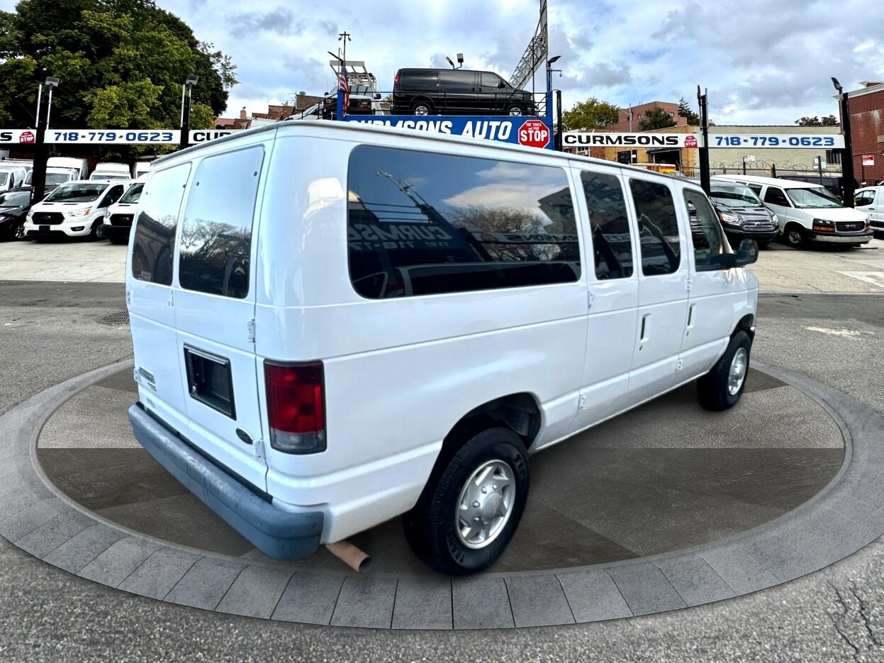 Ford Econoline Wagon E-350 Super Duty XLT 2012