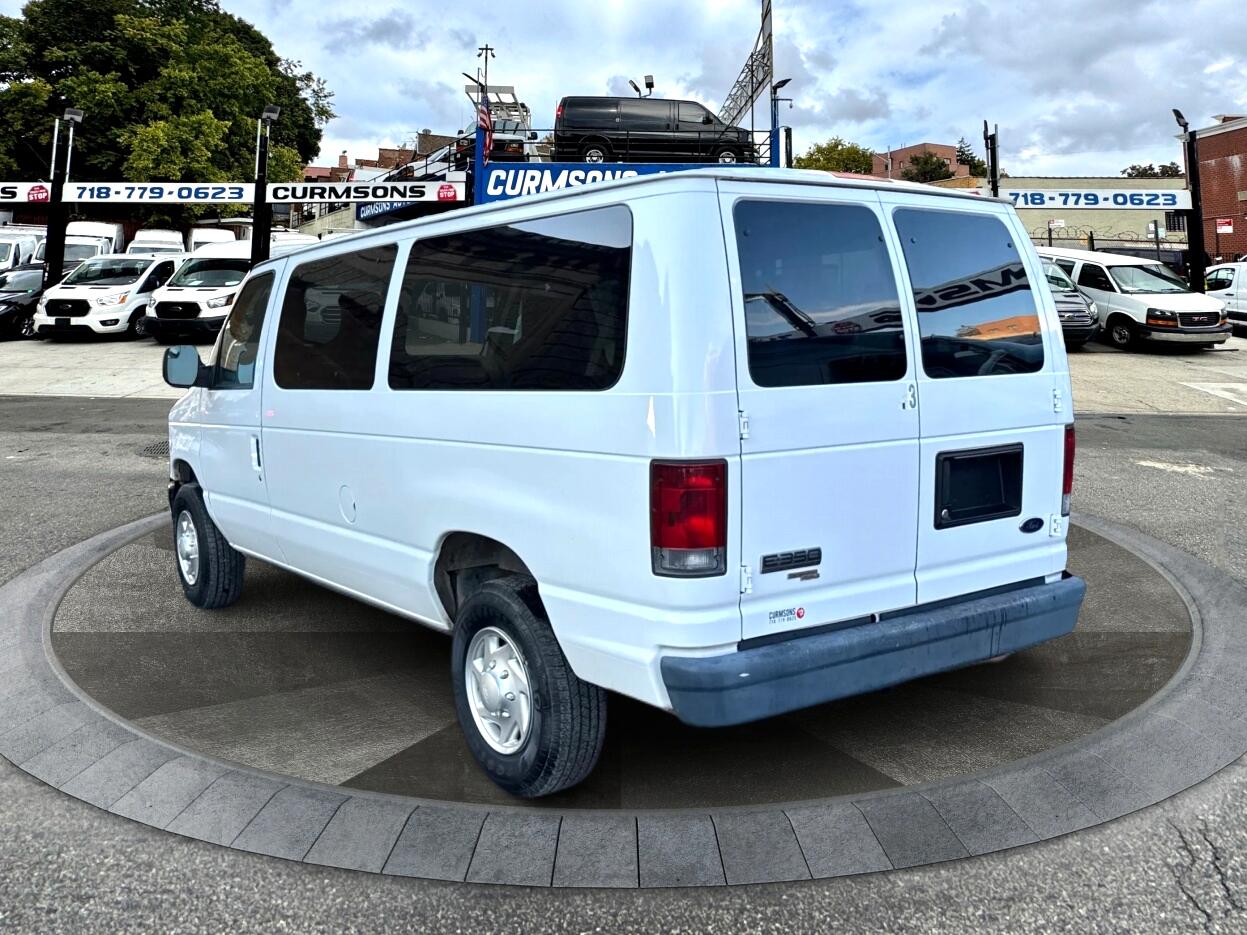 Ford Econoline Wagon E-350 Super Duty XLT 2012