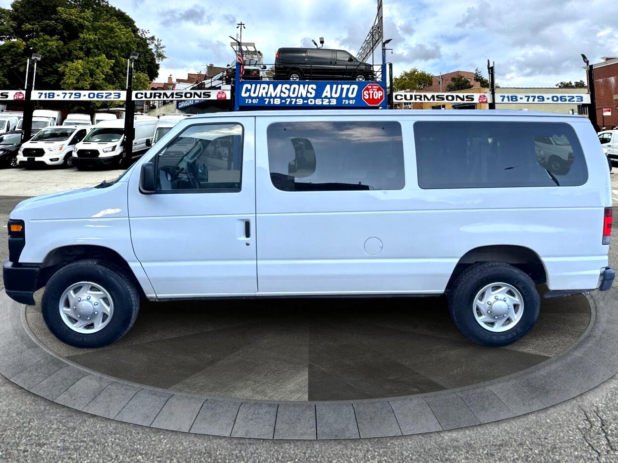 Ford Econoline Wagon E-350 Super Duty XLT 2012