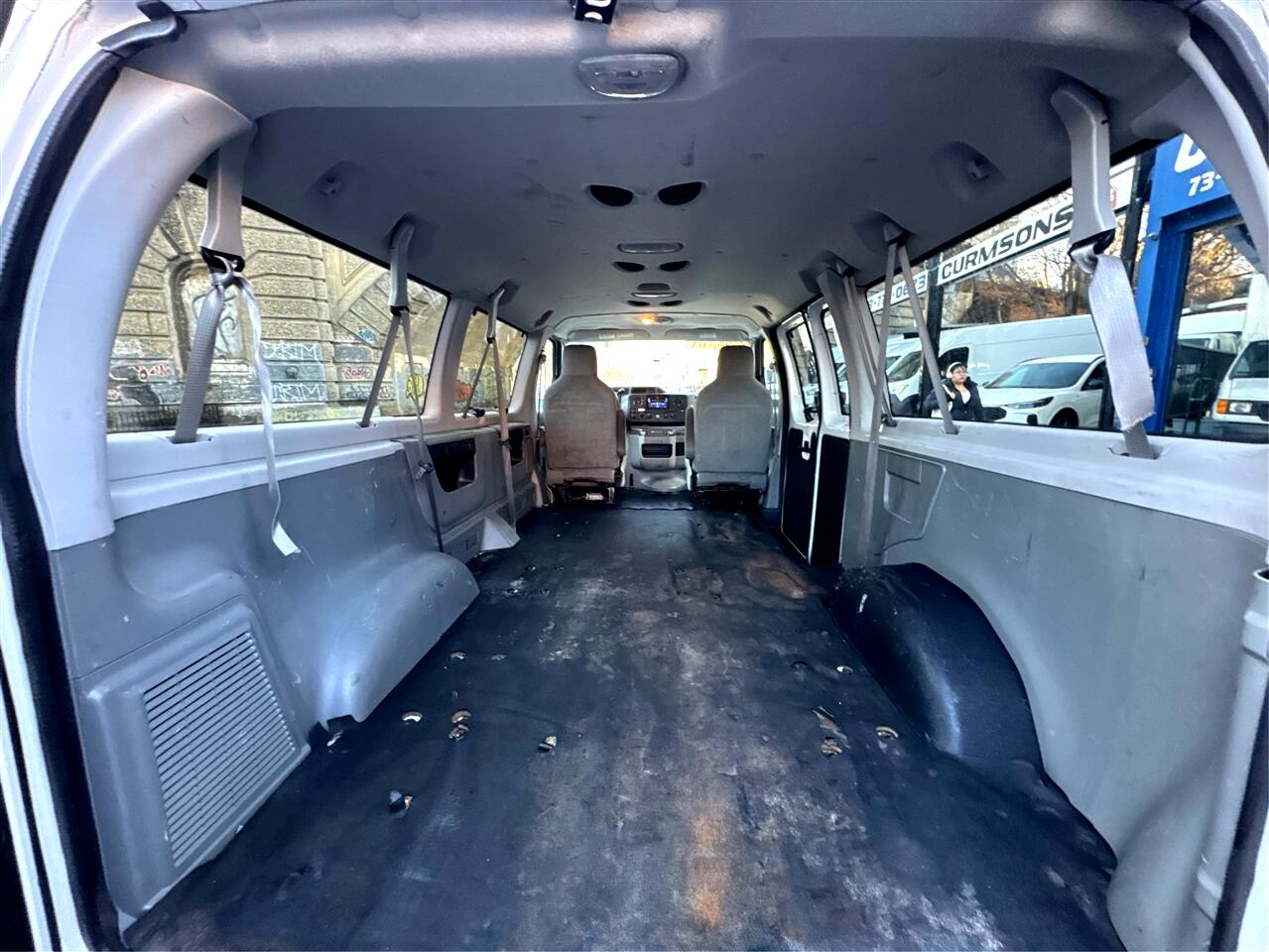 Ford Econoline Wagon E-350 Super Duty XLT 2012