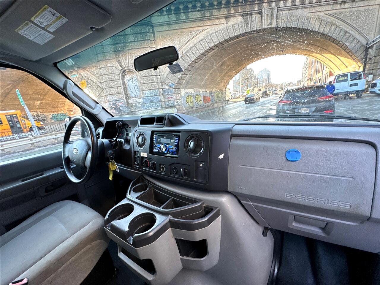 Ford Econoline Wagon E-350 Super Duty XLT 2012