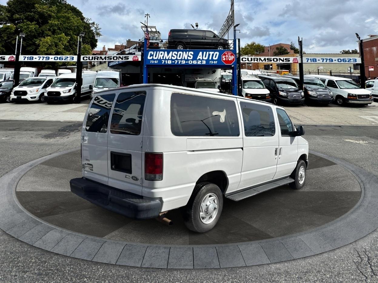 Ford Econoline Wagon E-350 Super Duty XL 2013