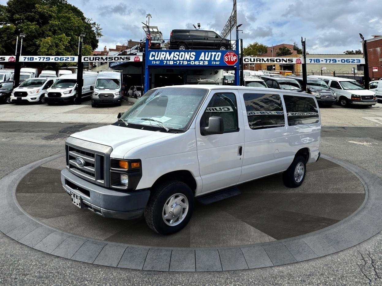 Ford Econoline Wagon E-350 Super Duty XL 2013