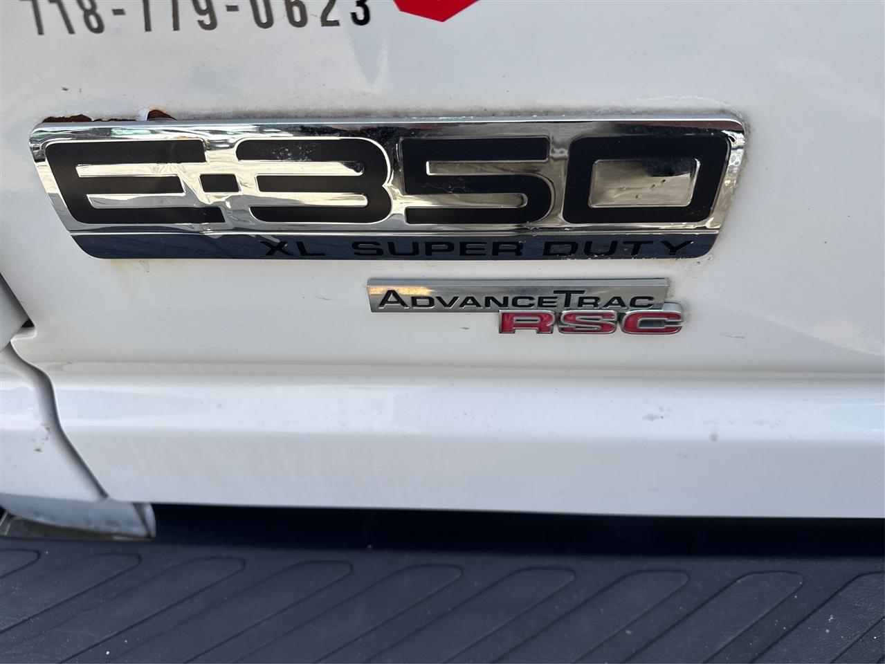 Ford Econoline Wagon E-350 Super Duty XL 2013