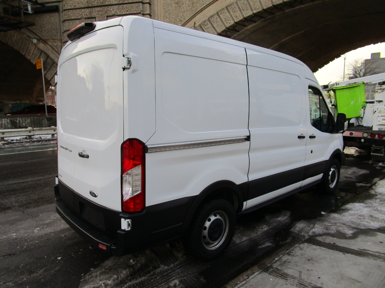 Ford Transit Van T-250 130" Med Rf 9000 GVWR Sliding RH Dr 2019