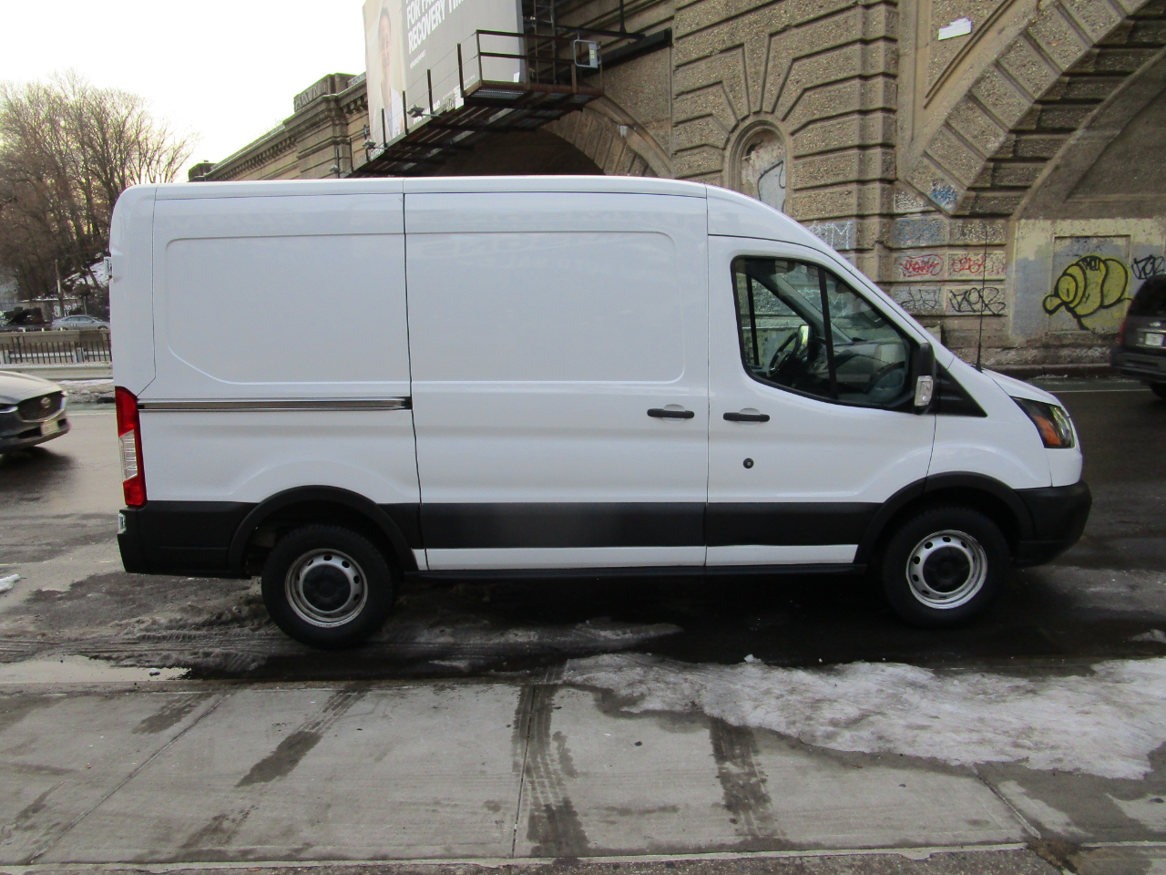 Ford Transit Van T-250 130" Med Rf 9000 GVWR Sliding RH Dr 2019