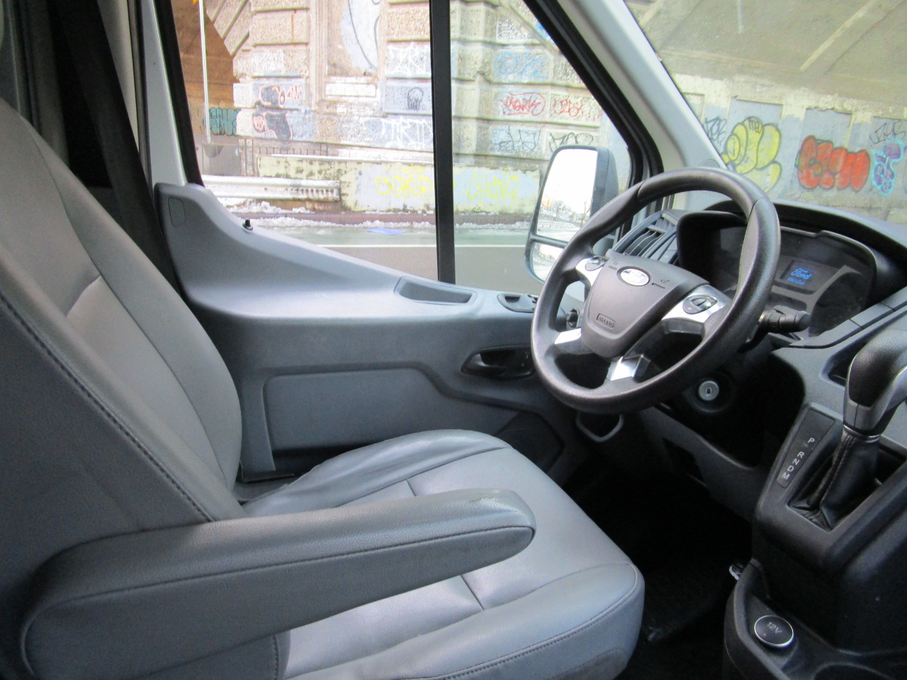 Ford Transit Van T-250 130" Med Rf 9000 GVWR Sliding RH Dr 2019