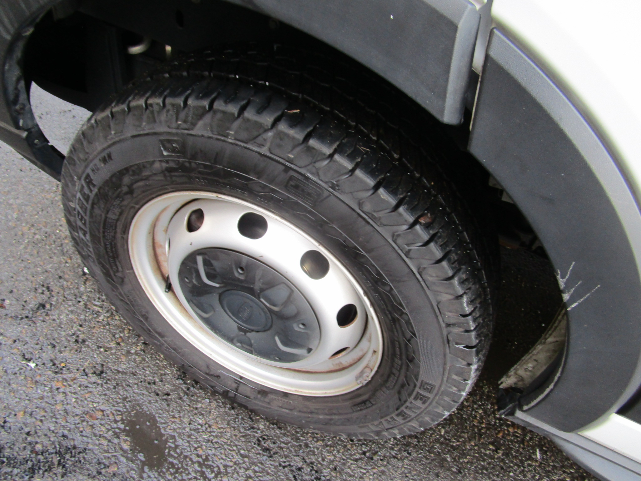 Ford Transit Van T-250 130" Med Rf 9000 GVWR Sliding RH Dr 2019