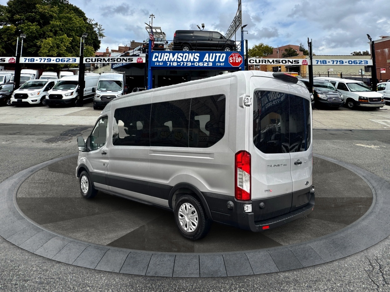 Ford Transit Passenger Wagon T-350 148" Med Roof XLT RWD 2024