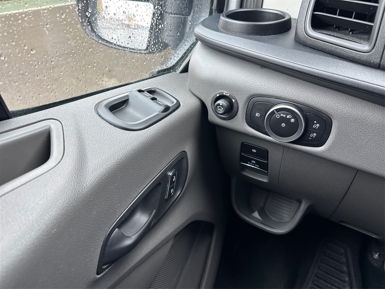 Ford Transit Passenger Wagon T-350 148" Med Roof XLT RWD 2024