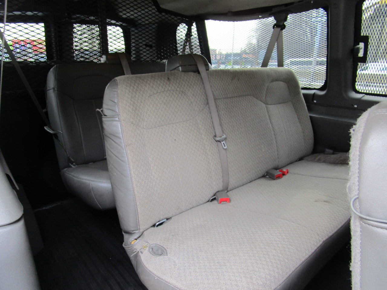 Chevrolet Express Passenger RWD 3500 155" LS 2018