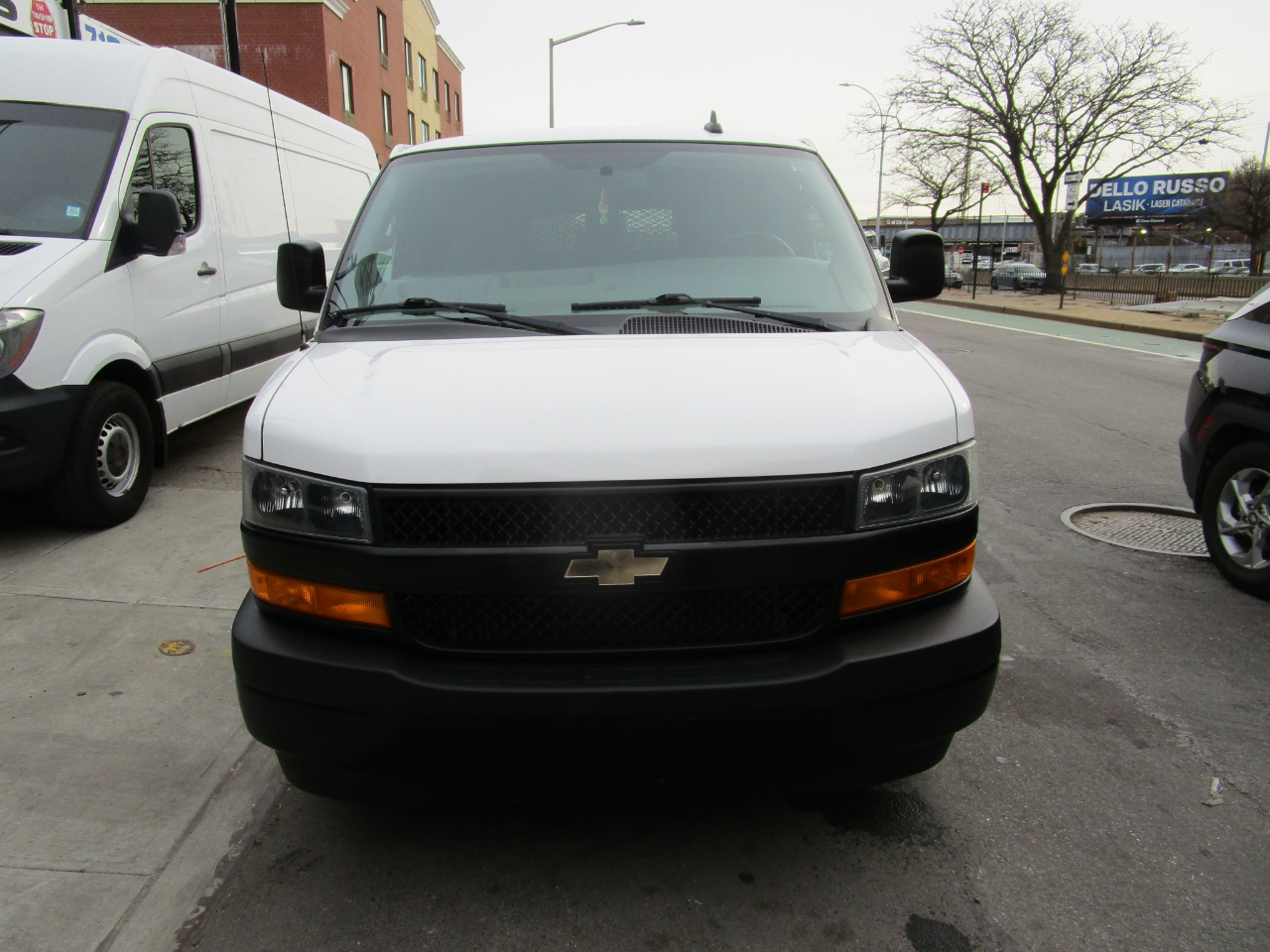 Chevrolet Express Passenger RWD 3500 155" LS 2018