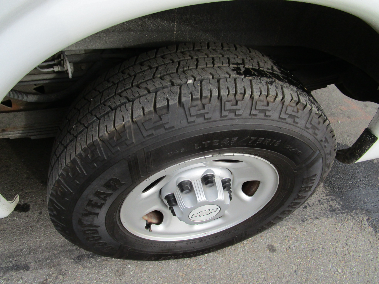 Chevrolet Express Passenger RWD 3500 155" LS 2018