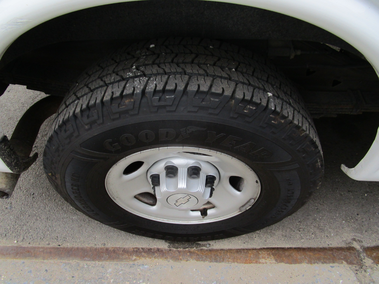 Chevrolet Express Passenger RWD 3500 155" LS 2018