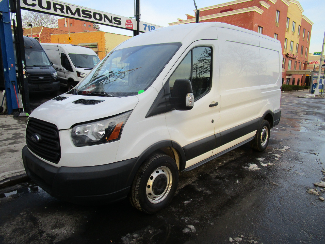 Ford Transit Van T-250 130" Med Rf 9000 GVWR Sliding RH Dr 2018