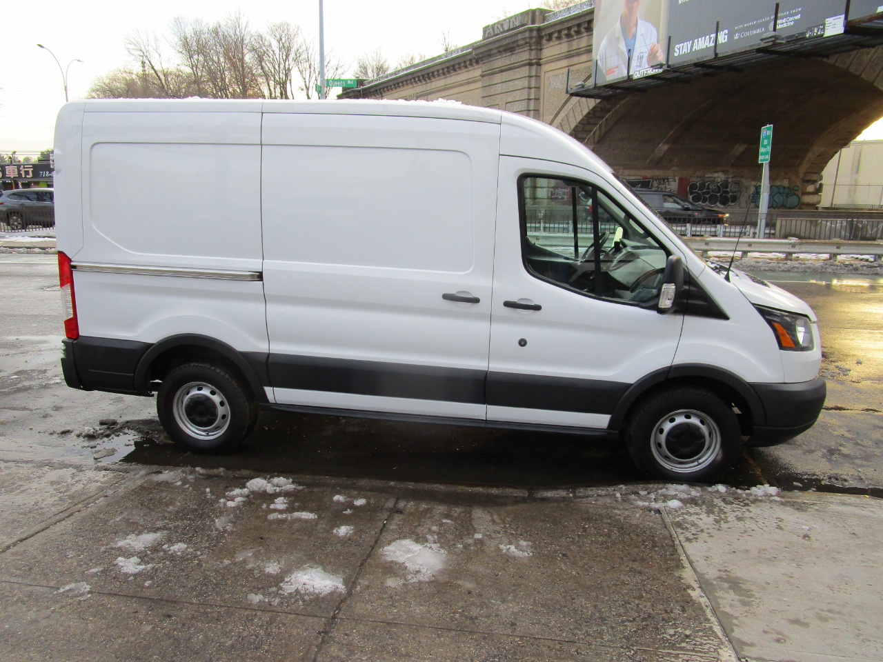 Ford Transit Van T-250 130" Med Rf 9000 GVWR Sliding RH Dr 2018