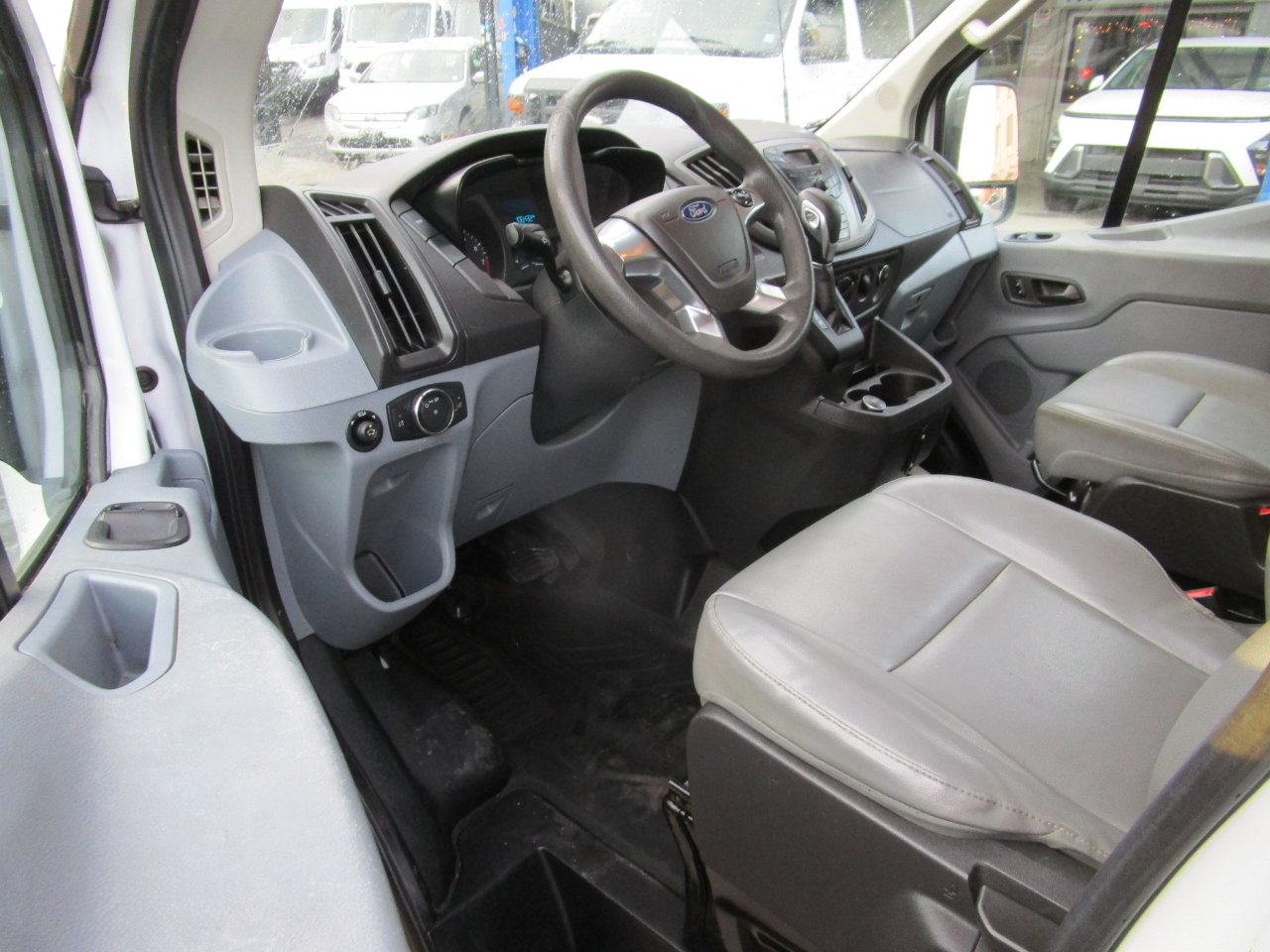 Ford Transit Van T-250 130" Med Rf 9000 GVWR Sliding RH Dr 2018