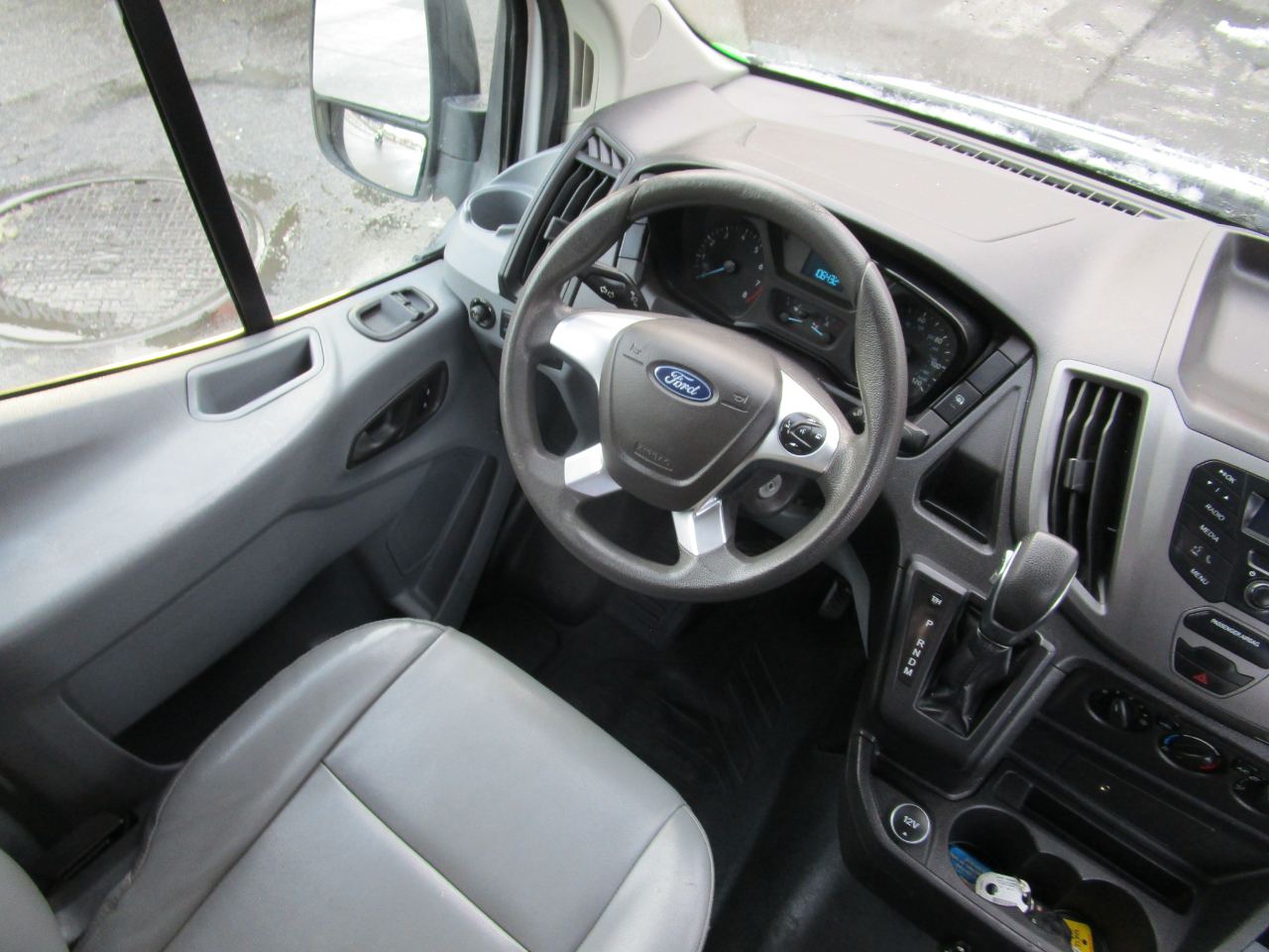 Ford Transit Van T-250 130" Med Rf 9000 GVWR Sliding RH Dr 2018