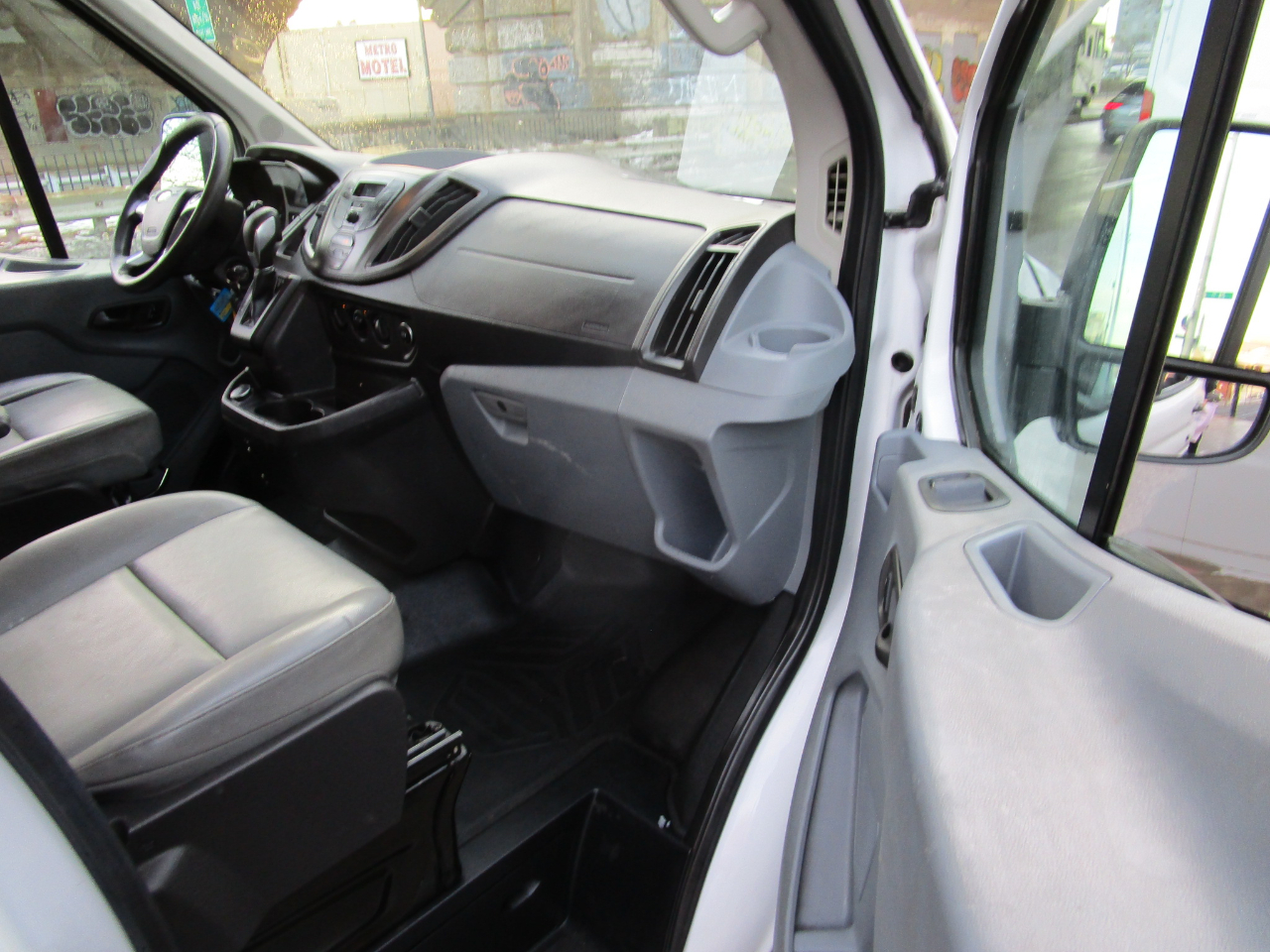 Ford Transit Van T-250 130" Med Rf 9000 GVWR Sliding RH Dr 2018