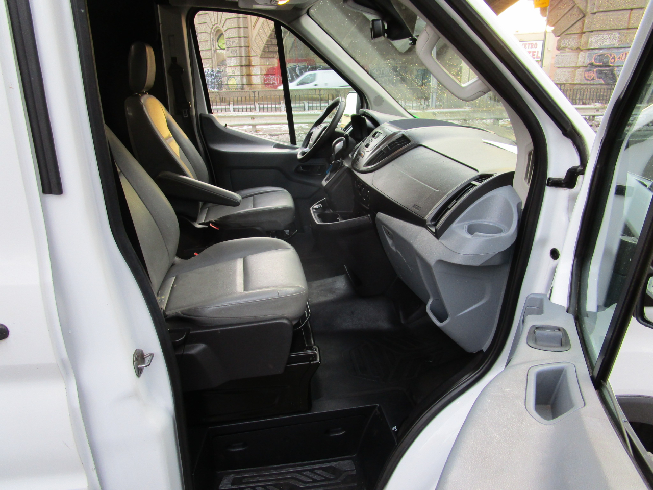 Ford Transit Van T-250 130" Med Rf 9000 GVWR Sliding RH Dr 2018