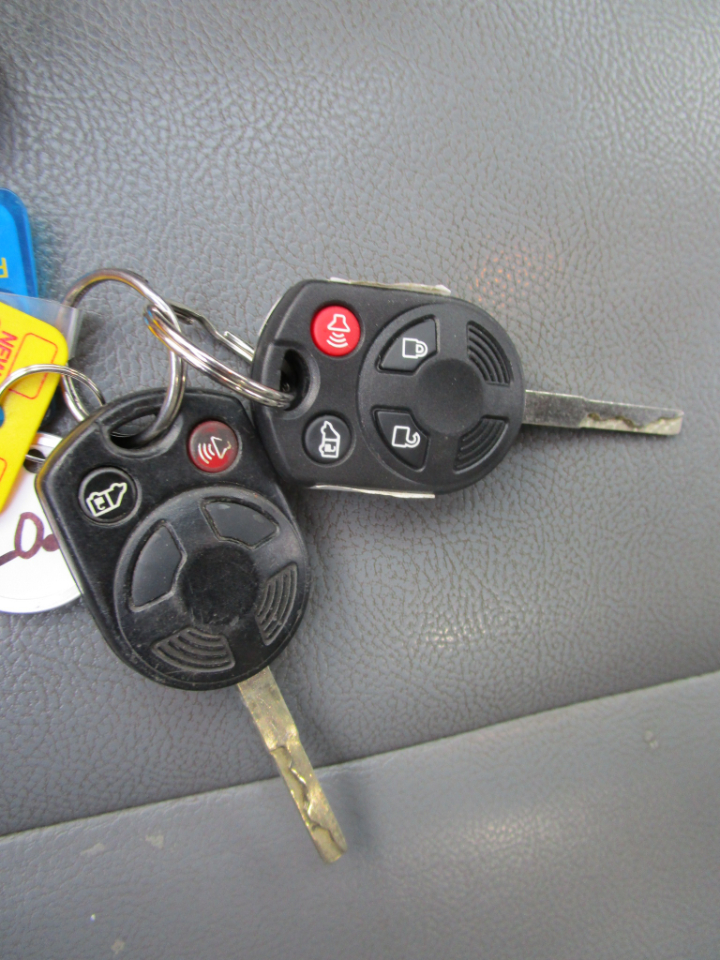 Ford Transit Van T-250 130" Med Rf 9000 GVWR Sliding RH Dr 2018