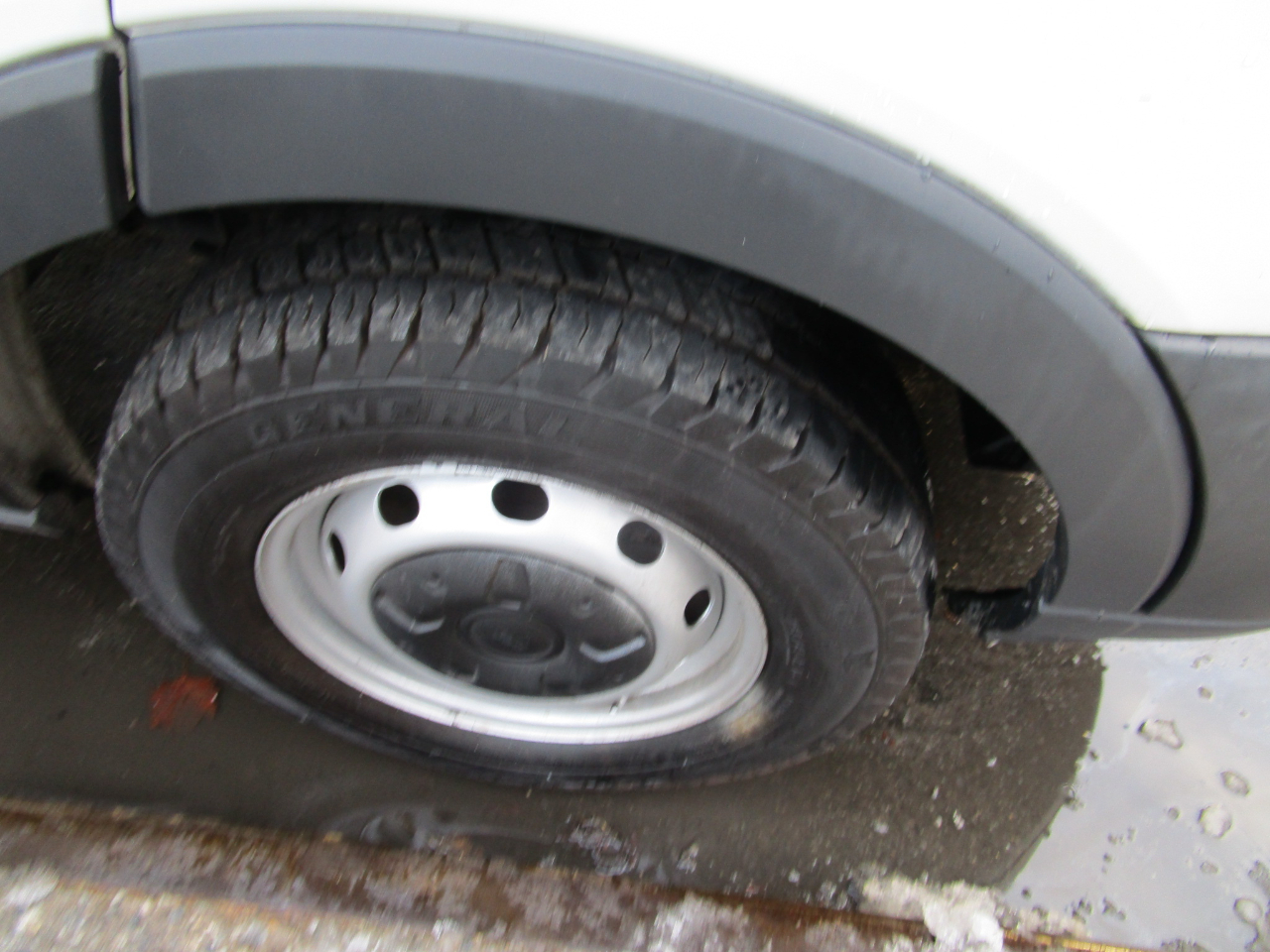 Ford Transit Van T-250 130" Med Rf 9000 GVWR Sliding RH Dr 2018