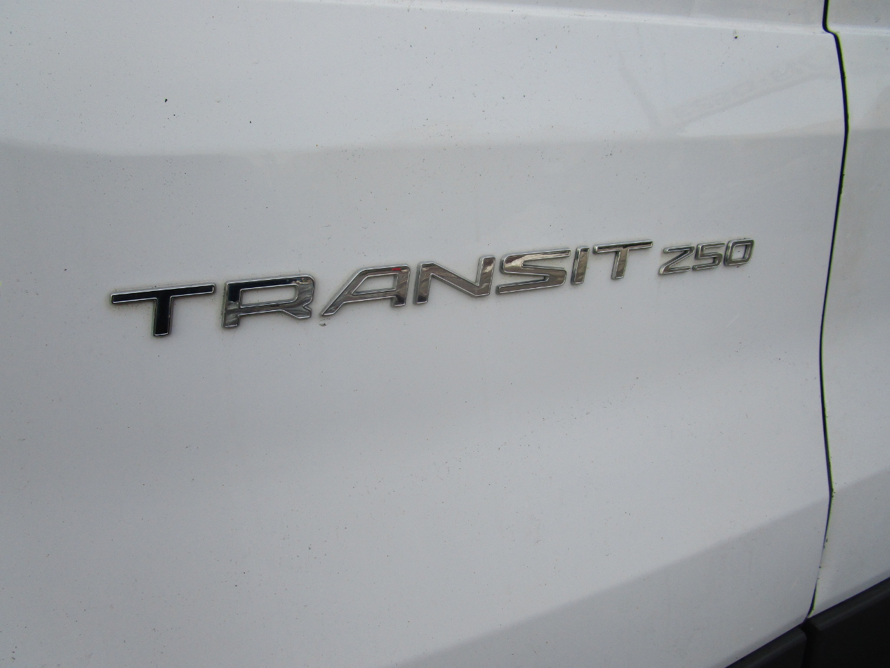 Ford Transit Van T-250 130" Med Rf 9000 GVWR Sliding RH Dr 2018