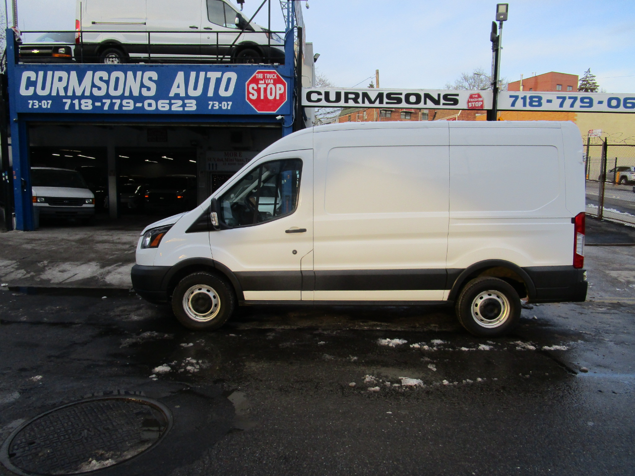 Ford Transit Van T-250 130" Med Rf 9000 GVWR Sliding RH Dr 2018