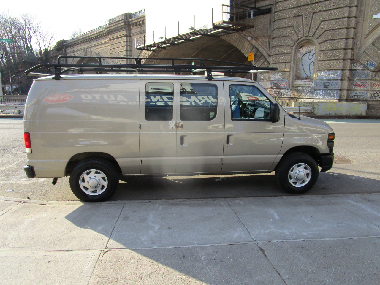 Ford Econoline Cargo Van E-150 Commercial 2014