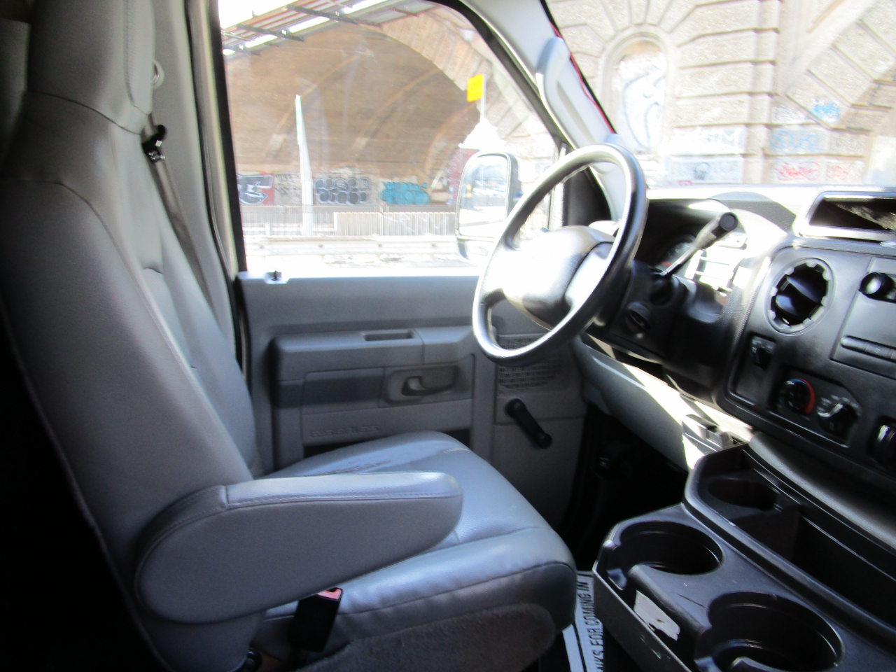 Ford Econoline Cargo Van E-150 Commercial 2014