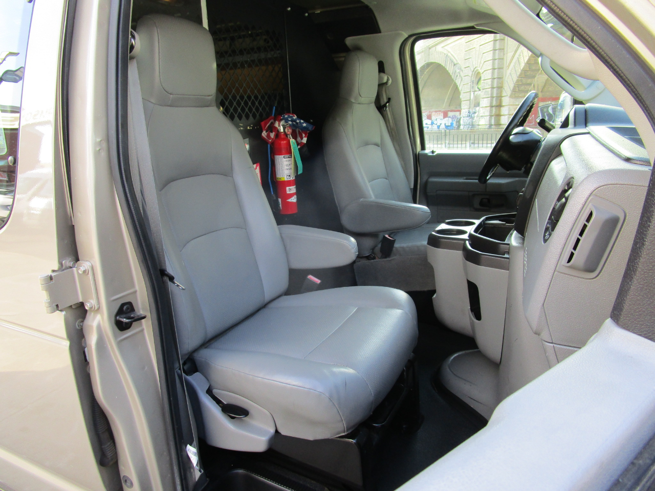 Ford Econoline Cargo Van E-150 Commercial 2014